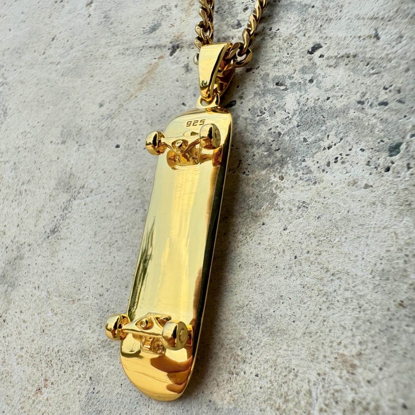 Skateboard Pendant (Gold)