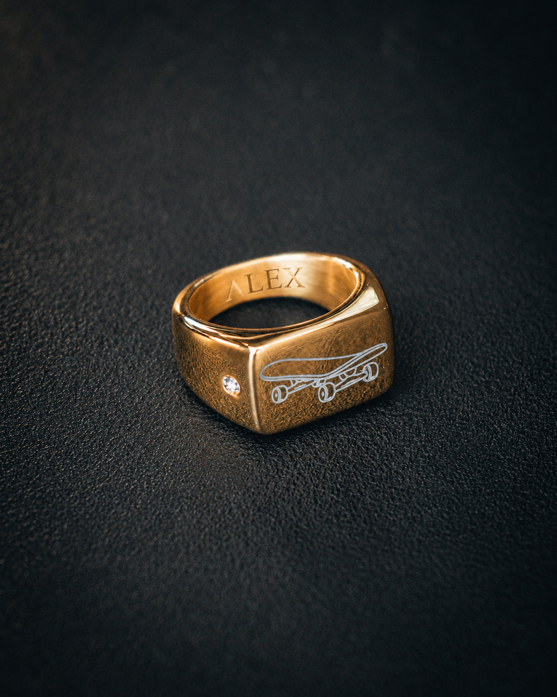 Skateboard Ring – Custom Engraving Available (Gold)