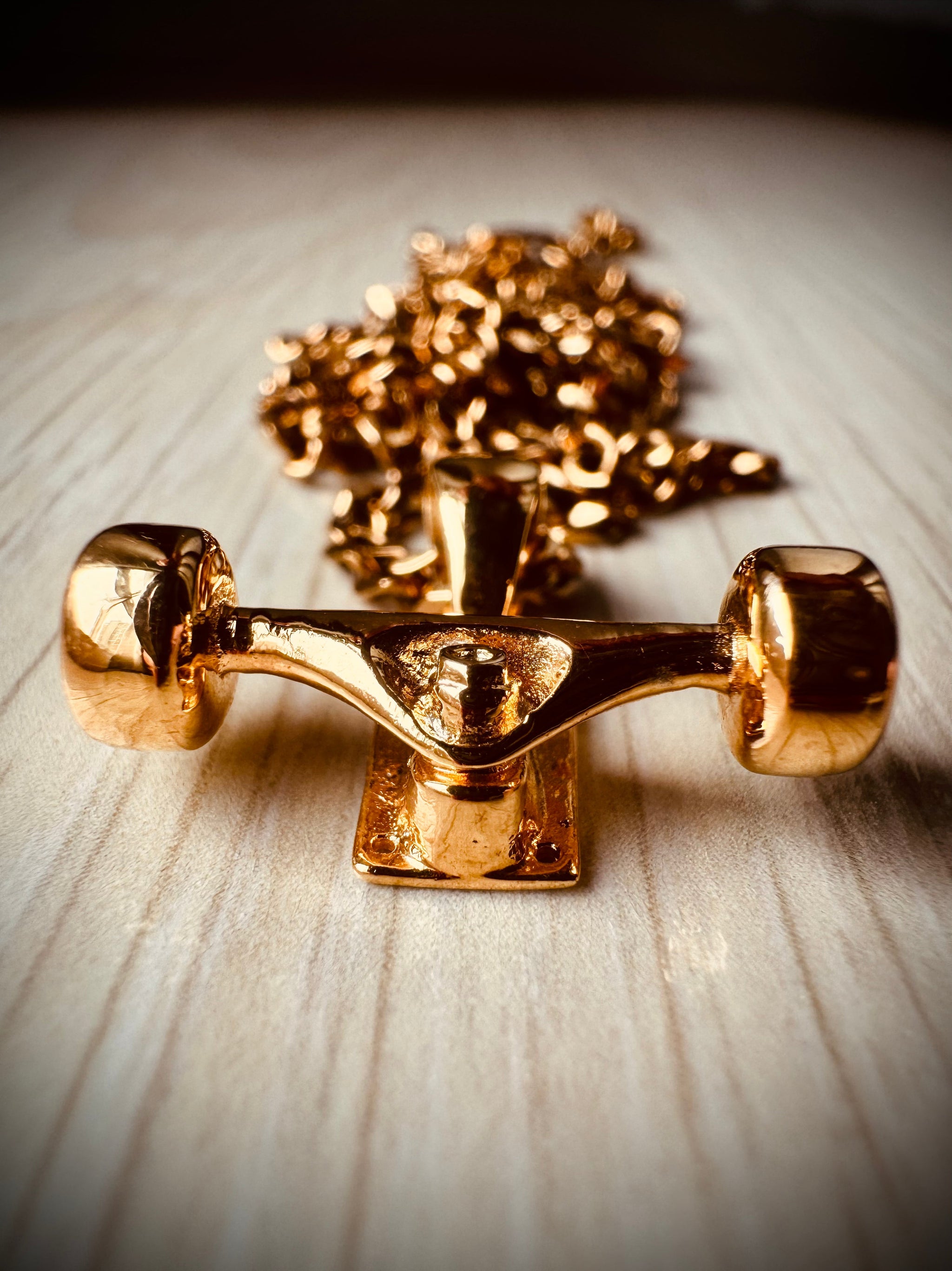 Skateboard Truck w/Wheels Pendant (Gold)