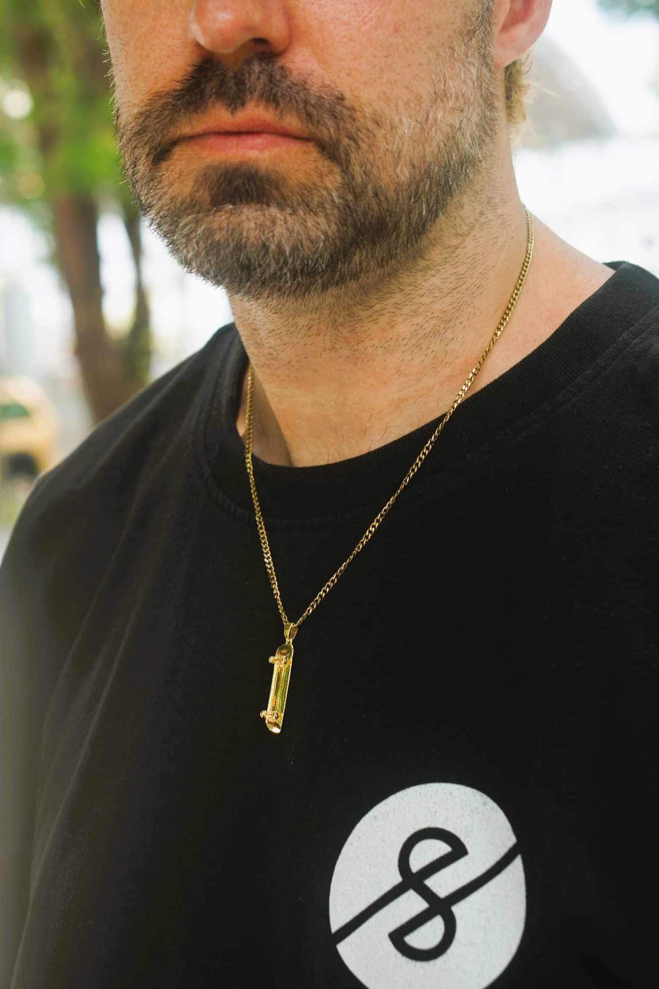 Skateboard Pendant (Gold)