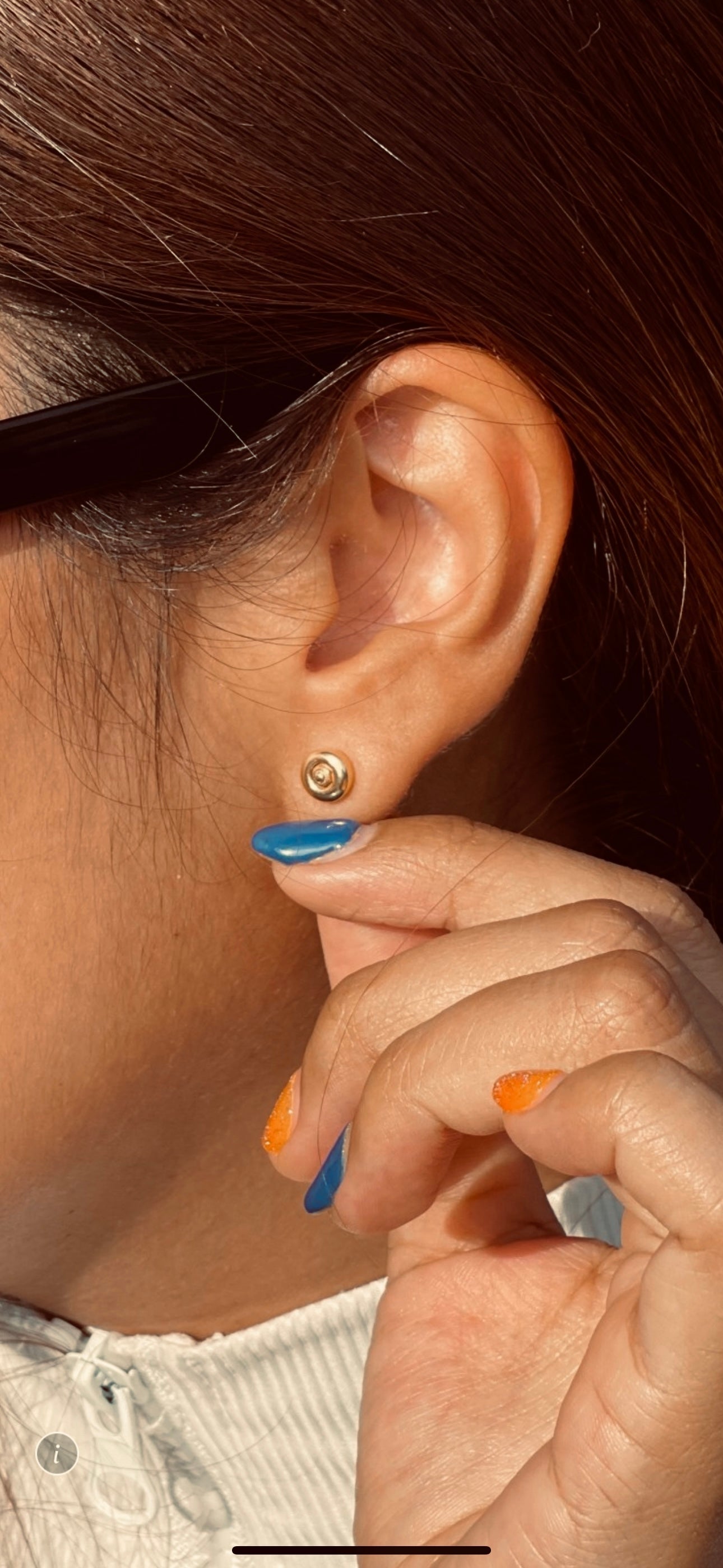 Skateboard Wheel Stud Earrings (Gold)