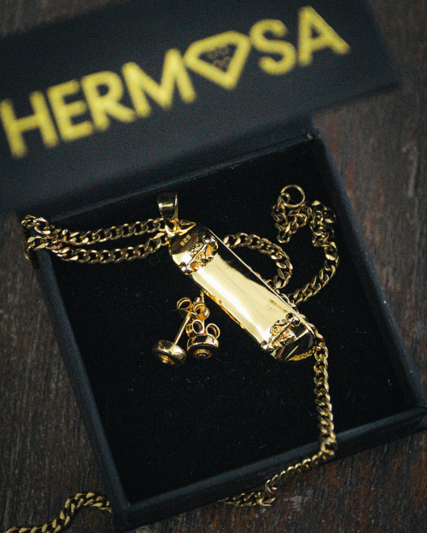 Skateboard Pendant & Earrings Bundle (Gold)