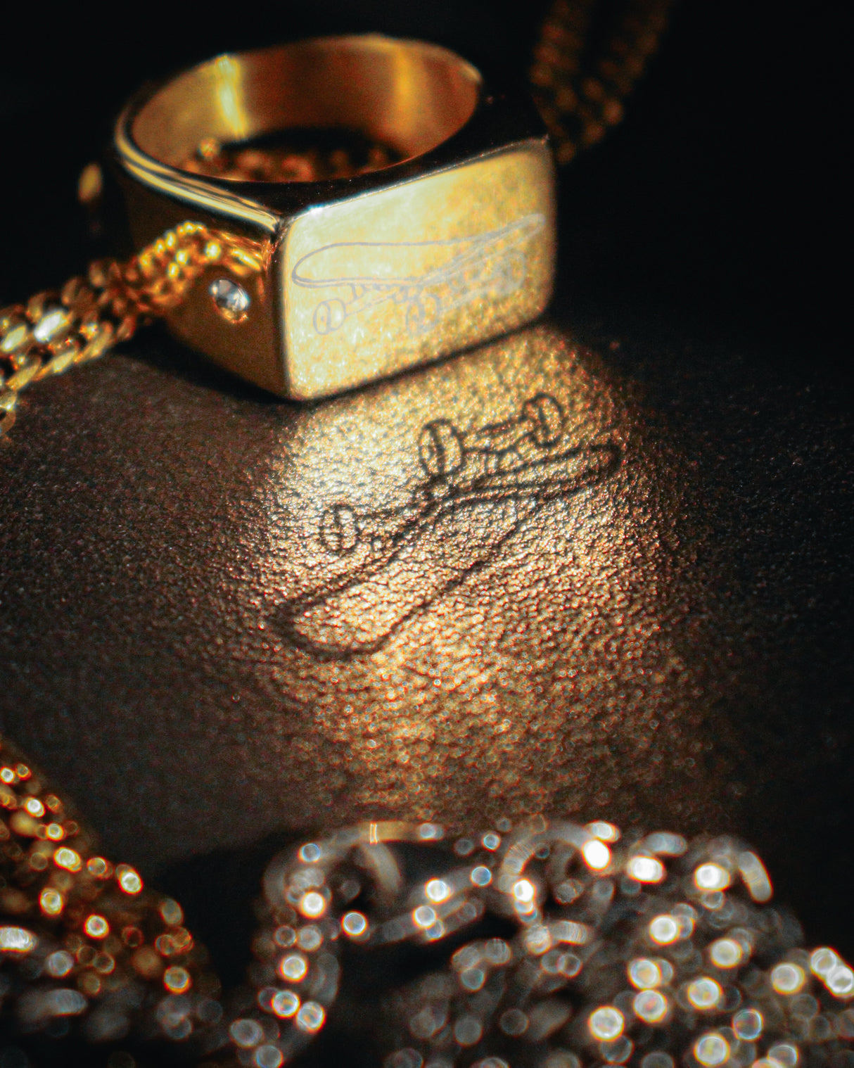 Skateboard Ring – Custom Engraving Available (Gold)