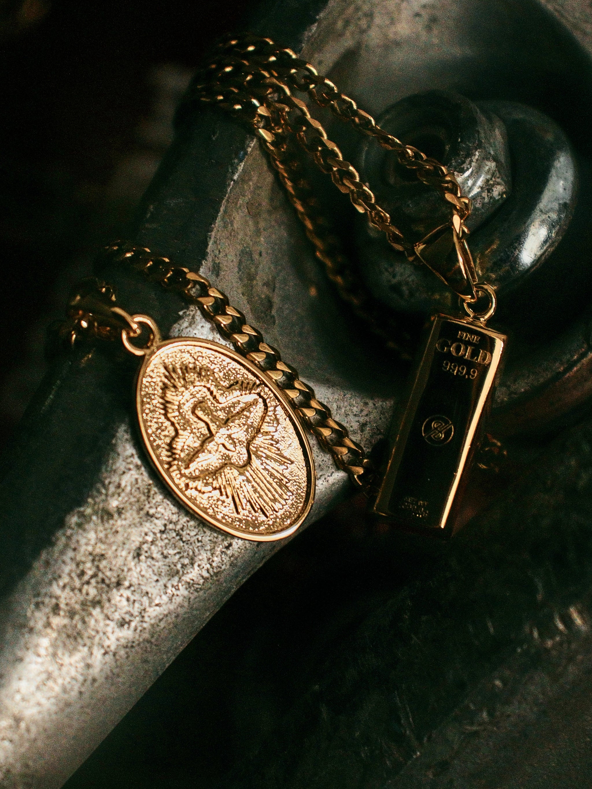 Dove Pendant (Gold)