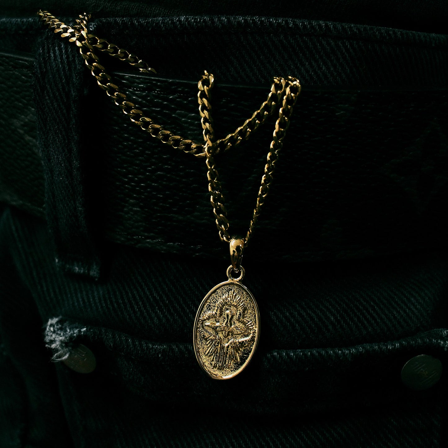 Dove Pendant (Gold)