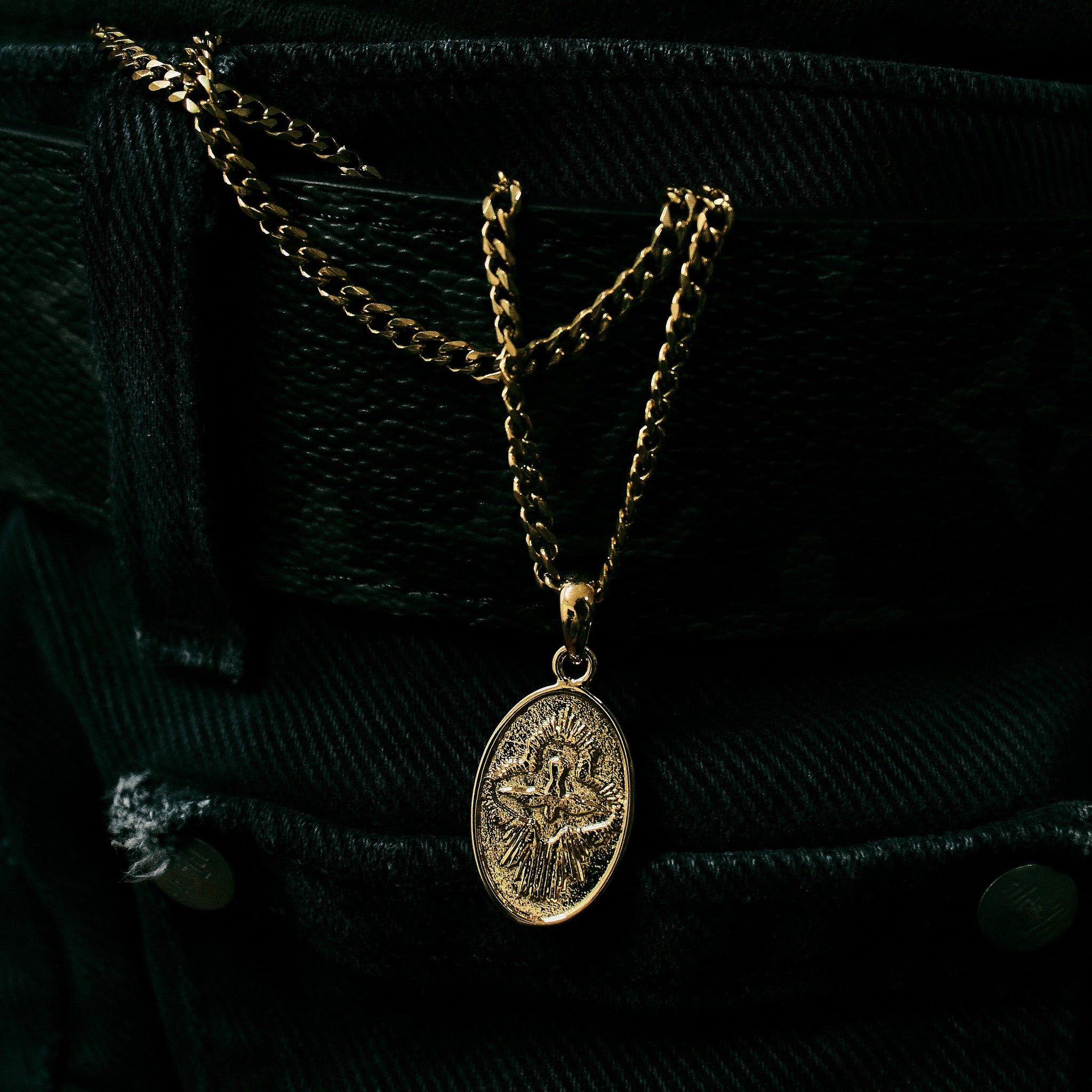 Dove Pendant (Gold)