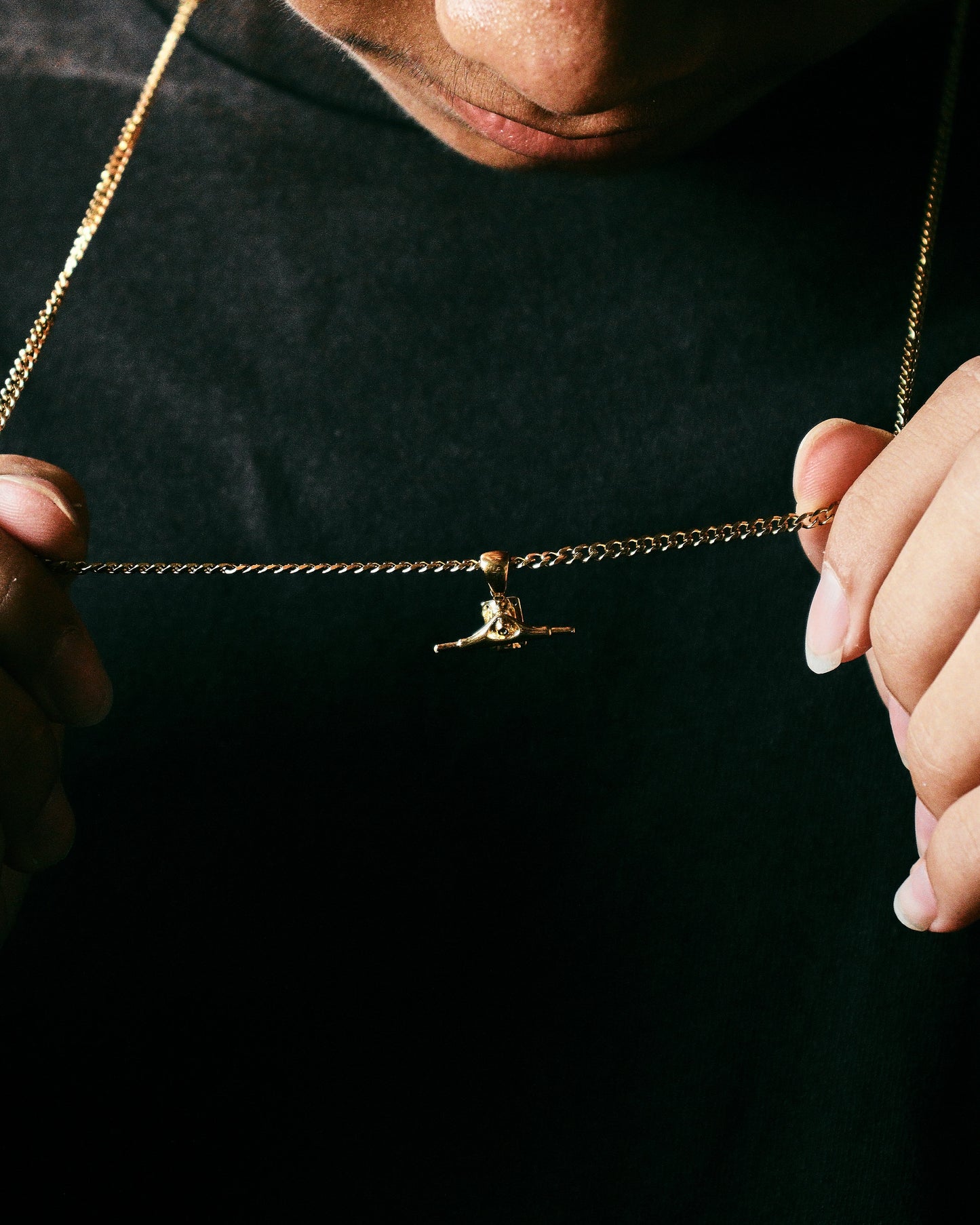 Skateboard Truck Pendant (Gold)