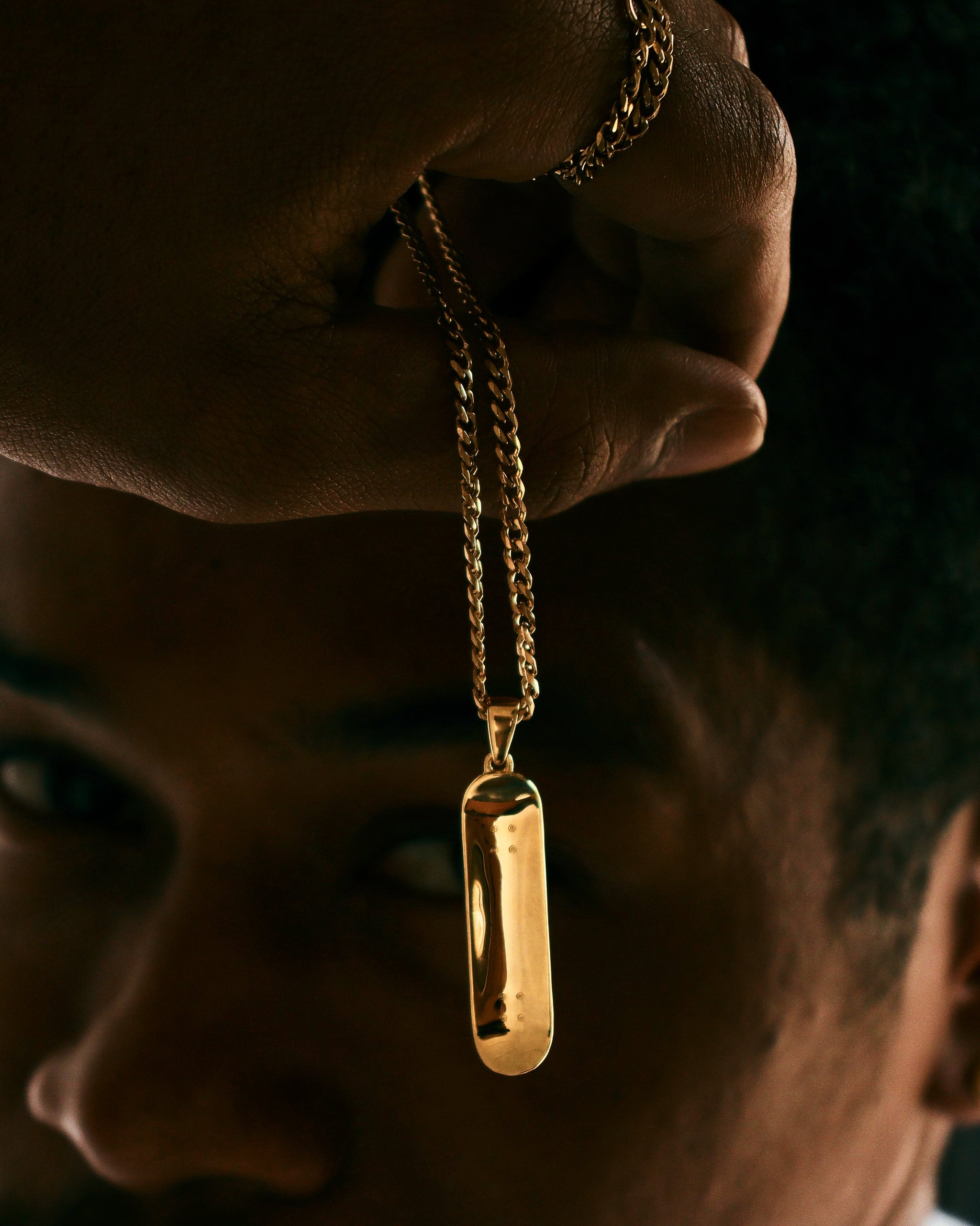 Skateboard Pendant (Gold)