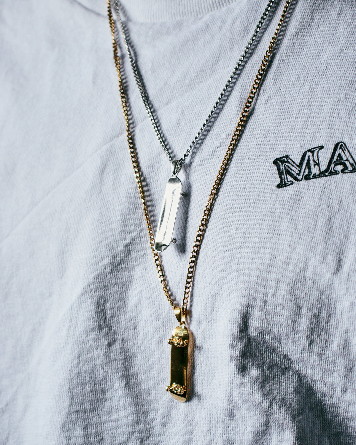 Skateboard Pendant (Silver)