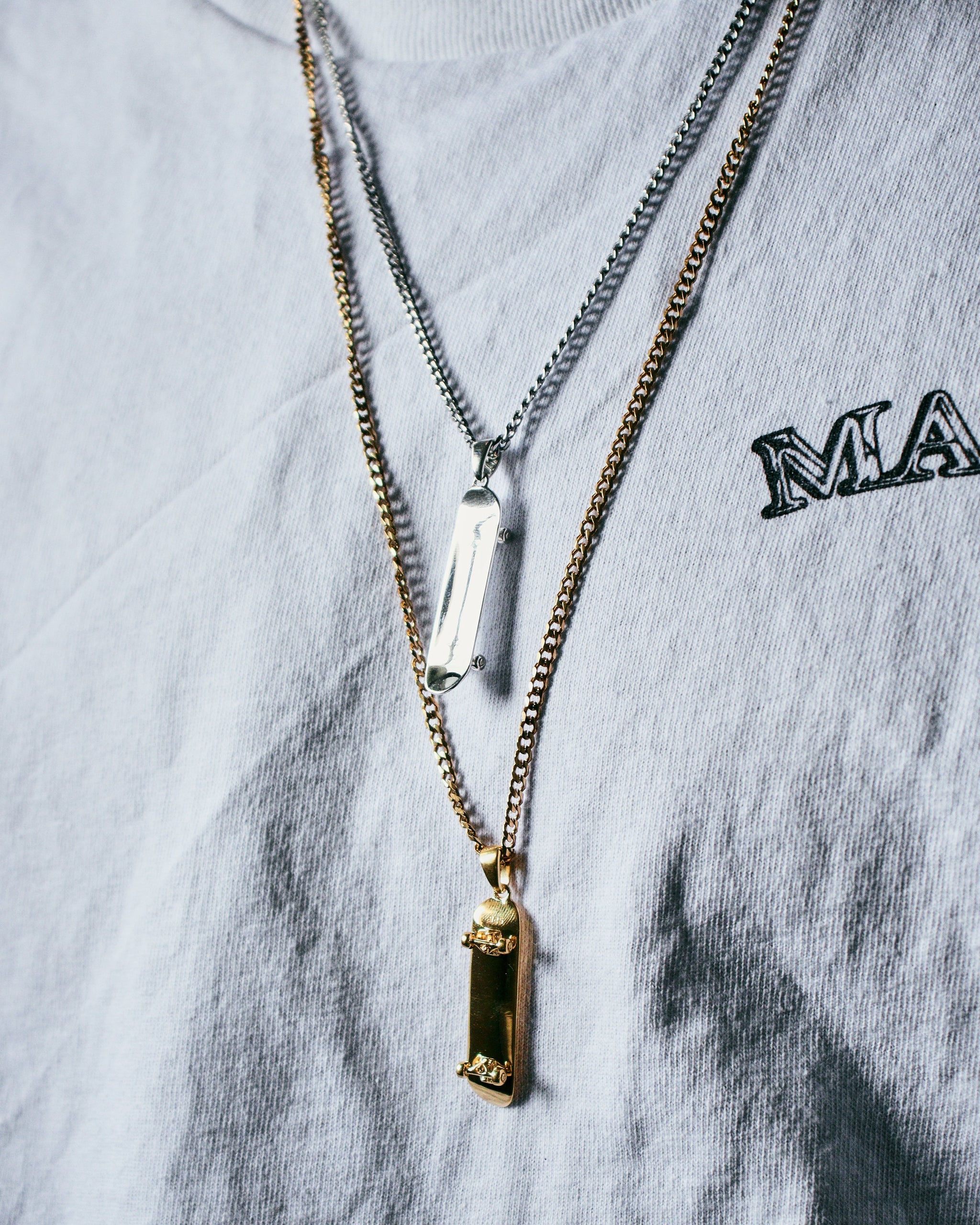 Skateboard Pendant (Gold)