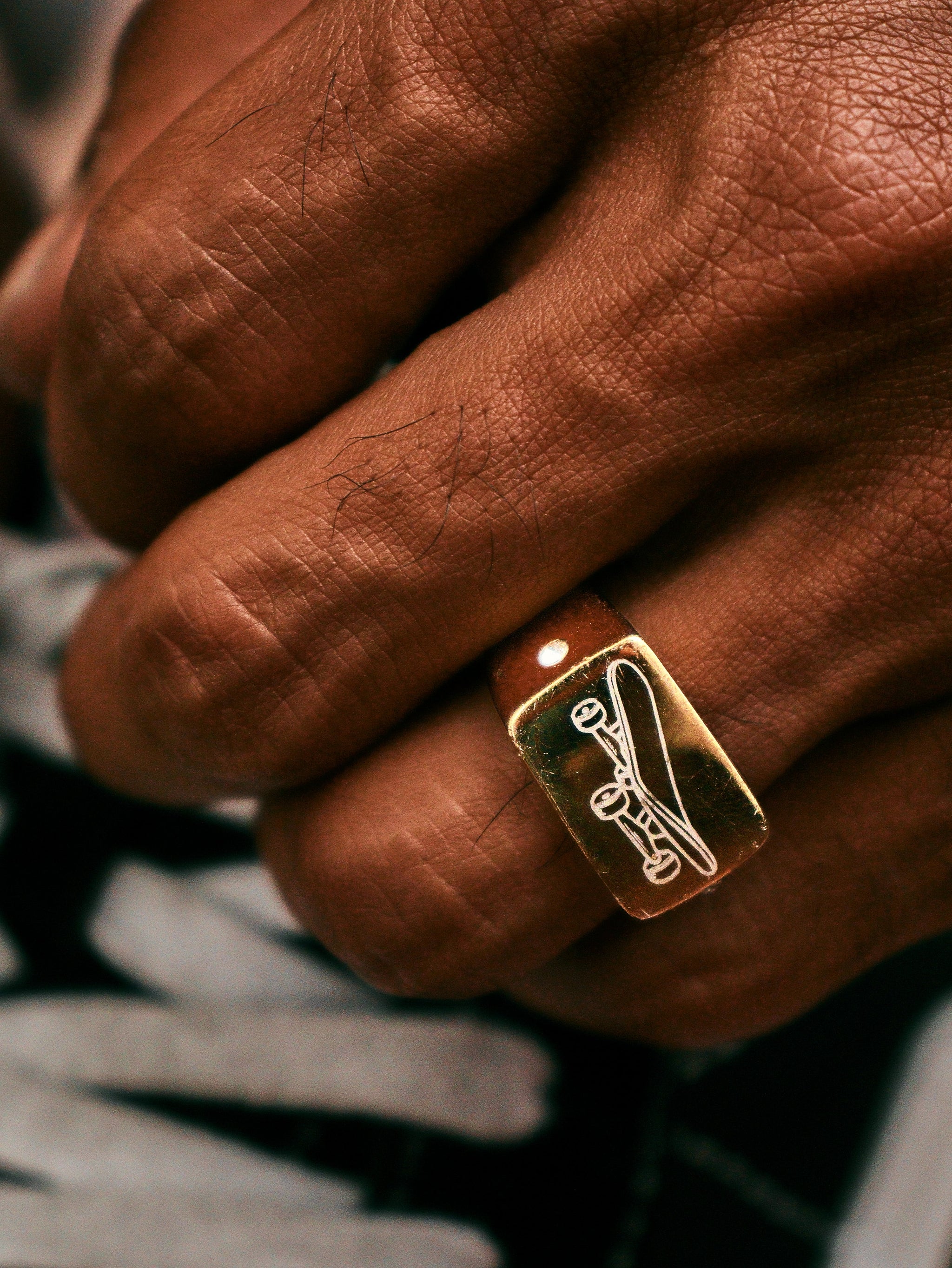 Skateboard Ring – Custom Engraving Available (Gold)