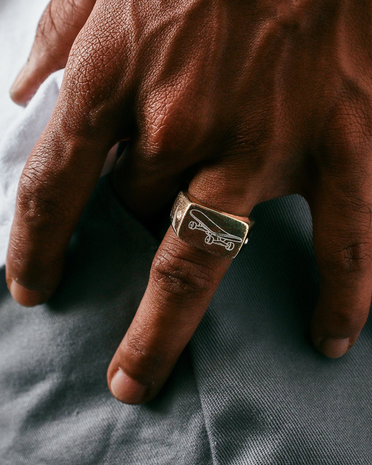 Skateboard Ring – Custom Engraving Available (Gold)